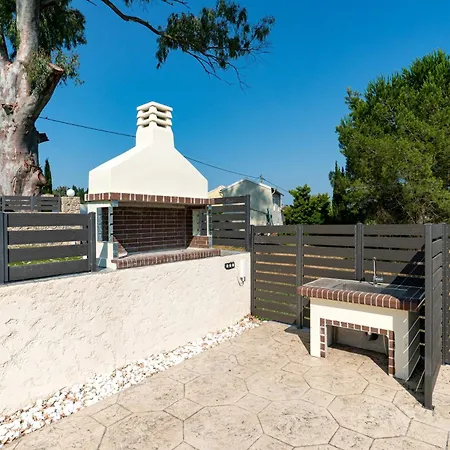 Domus Dervisi, By Estia